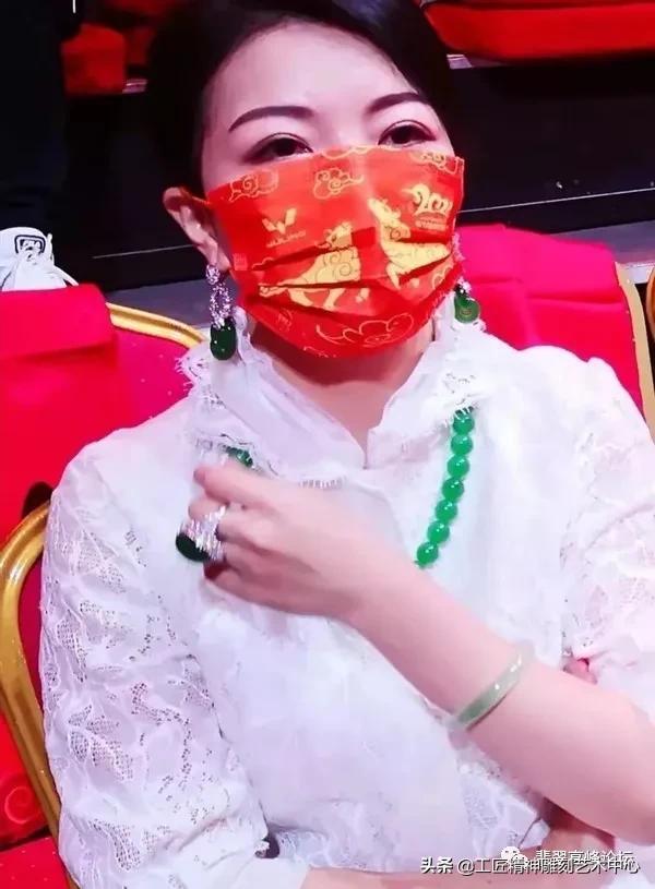 春晚从哪年开始的,华人春晚翡翠知识-第1张图片-翡翠网 春晚从哪年开始的,华人春晚翡翠知识-第1张图片-翡翠网