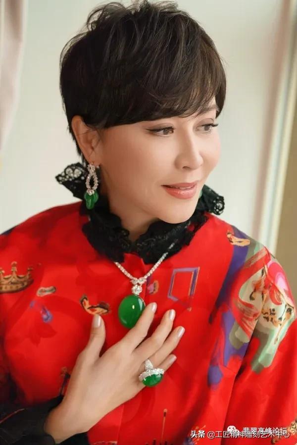 春晚从哪年开始的,华人春晚翡翠知识-第4张图片-翡翠网 春晚从哪年开始的,华人春晚翡翠知识-第4张图片-翡翠网