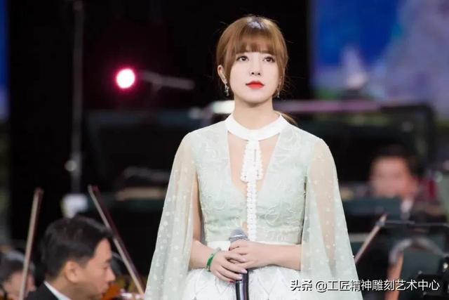 春晚从哪年开始的,华人春晚翡翠知识-第10张图片-翡翠网 春晚从哪年开始的,华人春晚翡翠知识-第10张图片-翡翠网