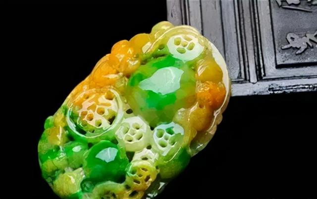 巴西冰种翡翠镯子一般价格的简单介绍-第1张图片-翡翠网 巴西冰种翡翠镯子一般价格的简单介绍-第1张图片-翡翠网