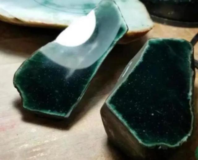 玻璃种翡翠原石有棉翡翠原石哪里买-第2张图片-翡翠网 玻璃种翡翠原石有棉翡翠原石哪里买-第2张图片-翡翠网