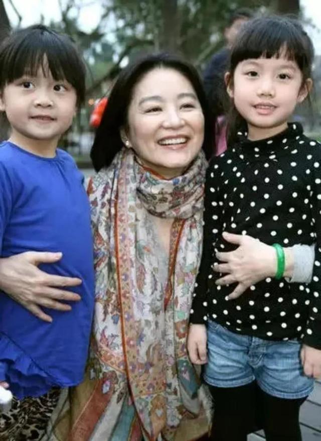 手镯翡翠知识偶像,翡翠手镯知识问答-第6张图片-翡翠网 手镯翡翠知识偶像,翡翠手镯知识问答-第6张图片-翡翠网