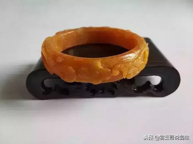 翡翠戴久了变化过程图翡翠不适合什么人戴-第9张图片-翡翠网 翡翠戴久了变化过程图翡翠不适合什么人戴-第9张图片-翡翠网