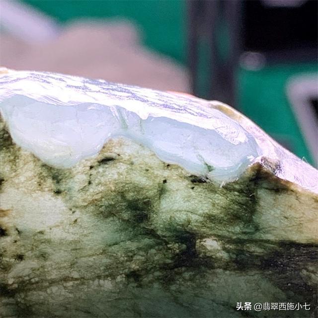 鉴定翡翠原石最好方法,翡翠原石产地是哪里-第3张图片-翡翠网 鉴定翡翠原石最好方法,翡翠原石产地是哪里-第3张图片-翡翠网