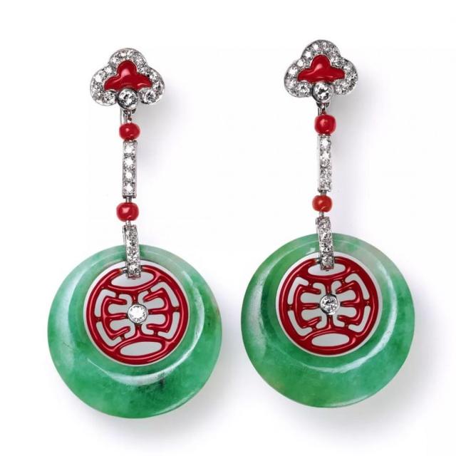 翡翠手镯多少钱,老凤祥价值两亿元翡翠手镯-第16张图片-翡翠网 翡翠手镯多少钱,老凤祥价值两亿元翡翠手镯-第16张图片-翡翠网