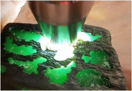 为什么翡翠都做镯子翡翠珠子做的手镯-第2张图片-翡翠网 为什么翡翠都做镯子翡翠珠子做的手镯-第2张图片-翡翠网