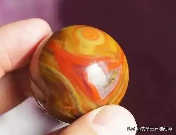 翡翠玛瑙原石视频玛瑙原石加工过程视频-第13张图片-翡翠网 翡翠玛瑙原石视频玛瑙原石加工过程视频-第13张图片-翡翠网