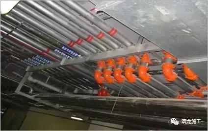 买的翡翠原石有刺鼻味,酸洗翡翠原石图例-第9张图片-翡翠网 买的翡翠原石有刺鼻味,酸洗翡翠原石图例-第9张图片-翡翠网