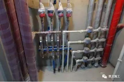 买的翡翠原石有刺鼻味,酸洗翡翠原石图例-第10张图片-翡翠网 买的翡翠原石有刺鼻味,酸洗翡翠原石图例-第10张图片-翡翠网