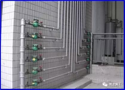 买的翡翠原石有刺鼻味,酸洗翡翠原石图例-第11张图片-翡翠网 买的翡翠原石有刺鼻味,酸洗翡翠原石图例-第11张图片-翡翠网