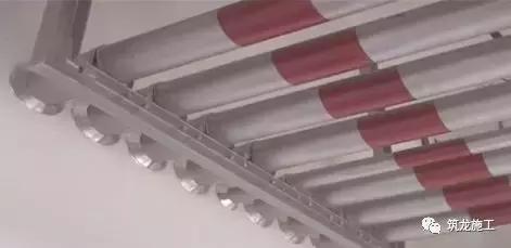 买的翡翠原石有刺鼻味,酸洗翡翠原石图例-第19张图片-翡翠网 买的翡翠原石有刺鼻味,酸洗翡翠原石图例-第19张图片-翡翠网