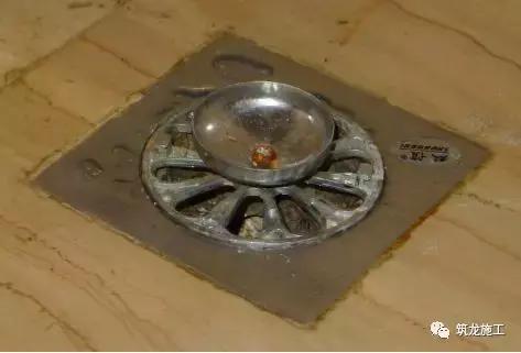 买的翡翠原石有刺鼻味,酸洗翡翠原石图例-第24张图片-翡翠网 买的翡翠原石有刺鼻味,酸洗翡翠原石图例-第24张图片-翡翠网