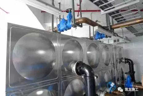 买的翡翠原石有刺鼻味,酸洗翡翠原石图例-第36张图片-翡翠网 买的翡翠原石有刺鼻味,酸洗翡翠原石图例-第36张图片-翡翠网