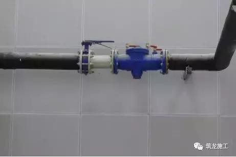 买的翡翠原石有刺鼻味,酸洗翡翠原石图例-第37张图片-翡翠网 买的翡翠原石有刺鼻味,酸洗翡翠原石图例-第37张图片-翡翠网