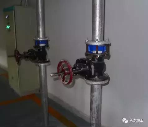 买的翡翠原石有刺鼻味,酸洗翡翠原石图例-第39张图片-翡翠网 买的翡翠原石有刺鼻味,酸洗翡翠原石图例-第39张图片-翡翠网