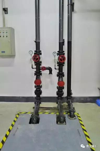 买的翡翠原石有刺鼻味,酸洗翡翠原石图例-第40张图片-翡翠网 买的翡翠原石有刺鼻味,酸洗翡翠原石图例-第40张图片-翡翠网