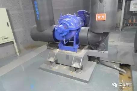 买的翡翠原石有刺鼻味,酸洗翡翠原石图例-第44张图片-翡翠网 买的翡翠原石有刺鼻味,酸洗翡翠原石图例-第44张图片-翡翠网