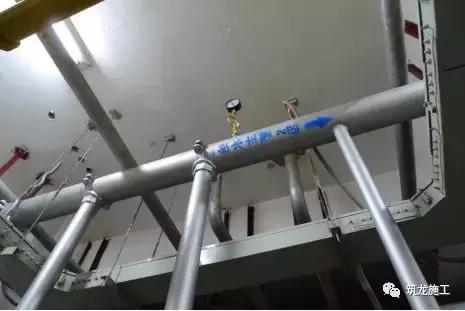 买的翡翠原石有刺鼻味,酸洗翡翠原石图例-第49张图片-翡翠网 买的翡翠原石有刺鼻味,酸洗翡翠原石图例-第49张图片-翡翠网