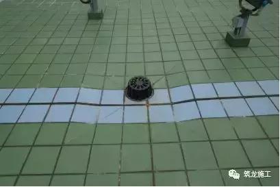 买的翡翠原石有刺鼻味,酸洗翡翠原石图例-第58张图片-翡翠网 买的翡翠原石有刺鼻味,酸洗翡翠原石图例-第58张图片-翡翠网