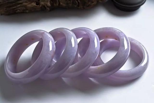 会卡翡翠原石怎么切开翡翠原石技巧-第6张图片-翡翠网 会卡翡翠原石怎么切开翡翠原石技巧-第6张图片-翡翠网