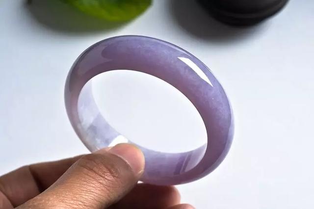 会卡翡翠原石怎么切开翡翠原石技巧-第8张图片-翡翠网 会卡翡翠原石怎么切开翡翠原石技巧-第8张图片-翡翠网