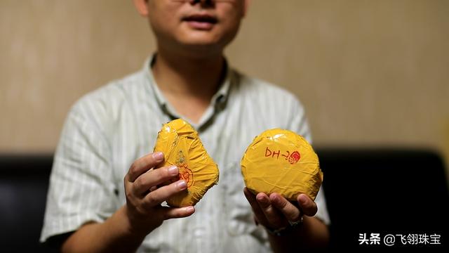 翡翠原石什么料最好翡翠原石闷包料-第1张图片-翡翠网 翡翠原石什么料最好翡翠原石闷包料-第1张图片-翡翠网