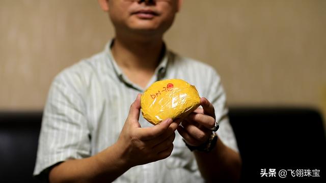 翡翠原石什么料最好翡翠原石闷包料-第3张图片-翡翠网 翡翠原石什么料最好翡翠原石闷包料-第3张图片-翡翠网