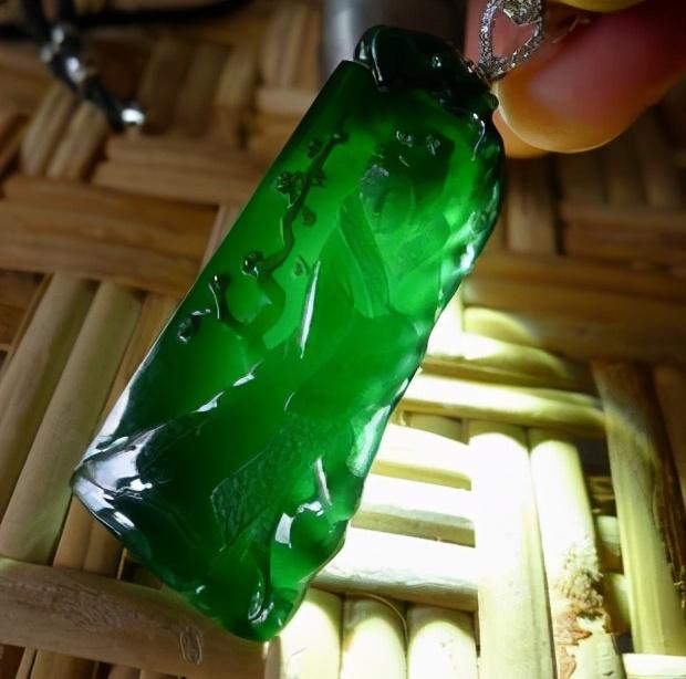 盘玩翡翠知识,老翡翠的盘玩和养护-第2张图片-翡翠网 盘玩翡翠知识,老翡翠的盘玩和养护-第2张图片-翡翠网