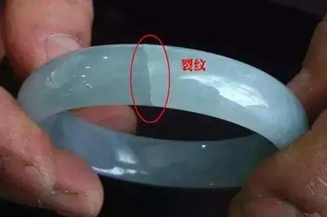 翡翠手镯石纹处理,翡翠带石纹价格-第3张图片-翡翠网 翡翠手镯石纹处理,翡翠带石纹价格-第3张图片-翡翠网
