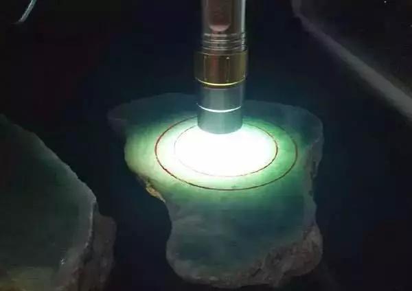 全是棉的会卡原石,翡翠原石内部的棉是如何形成的-第5张图片-翡翠网 全是棉的会卡原石,翡翠原石内部的棉是如何形成的-第5张图片-翡翠网