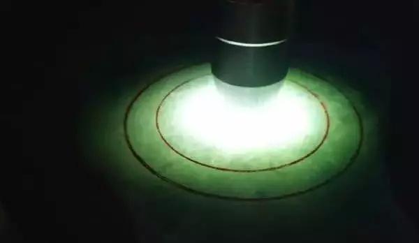 全是棉的会卡原石,翡翠原石内部的棉是如何形成的-第6张图片-翡翠网 全是棉的会卡原石,翡翠原石内部的棉是如何形成的-第6张图片-翡翠网