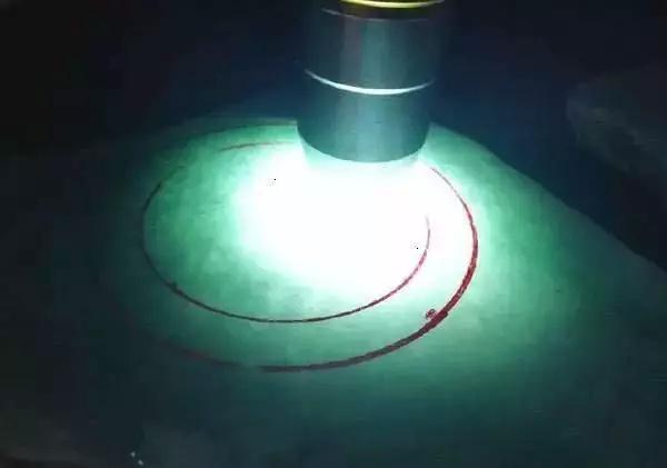 全是棉的会卡原石,翡翠原石内部的棉是如何形成的-第9张图片-翡翠网 全是棉的会卡原石,翡翠原石内部的棉是如何形成的-第9张图片-翡翠网