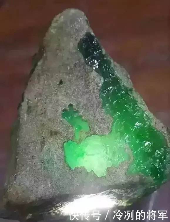 收翡翠原石的地方,翡翠原石什么场口好-第1张图片-翡翠网 收翡翠原石的地方,翡翠原石什么场口好-第1张图片-翡翠网