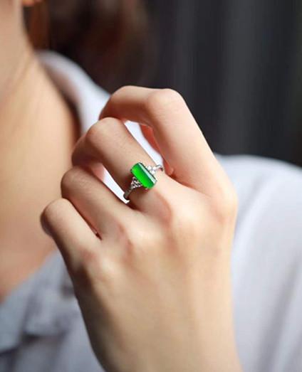 翡翠促销文案翡翠知识文案有趣-第4张图片-翡翠网 翡翠促销文案翡翠知识文案有趣-第4张图片-翡翠网