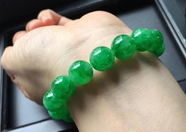 翡翠促销文案翡翠知识文案有趣-第15张图片-翡翠网 翡翠促销文案翡翠知识文案有趣-第15张图片-翡翠网