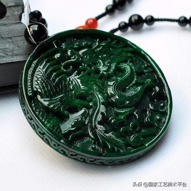 翡翠手镯黑线多少钱翡翠手镯卖多少钱合适-第7张图片-翡翠网 翡翠手镯黑线多少钱翡翠手镯卖多少钱合适-第7张图片-翡翠网