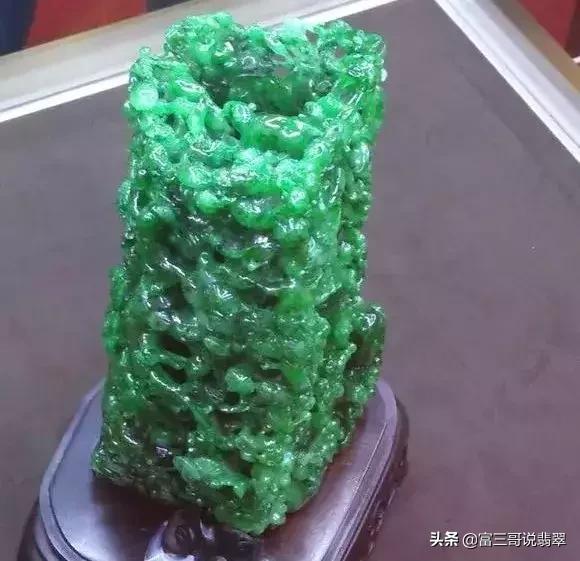 翡翠原石估价一小块翡翠原石多少钱-第9张图片-翡翠网 翡翠原石估价一小块翡翠原石多少钱-第9张图片-翡翠网