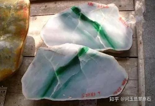 关于翡翠原石测试密度是3.34是真的吗的信息-第1张图片-翡翠网 关于翡翠原石测试密度是3.34是真的吗的信息-第1张图片-翡翠网