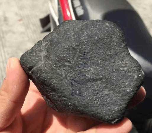 木那紫罗兰翡翠原石图木那后江翡翠原石-第4张图片-翡翠网 木那紫罗兰翡翠原石图木那后江翡翠原石-第4张图片-翡翠网