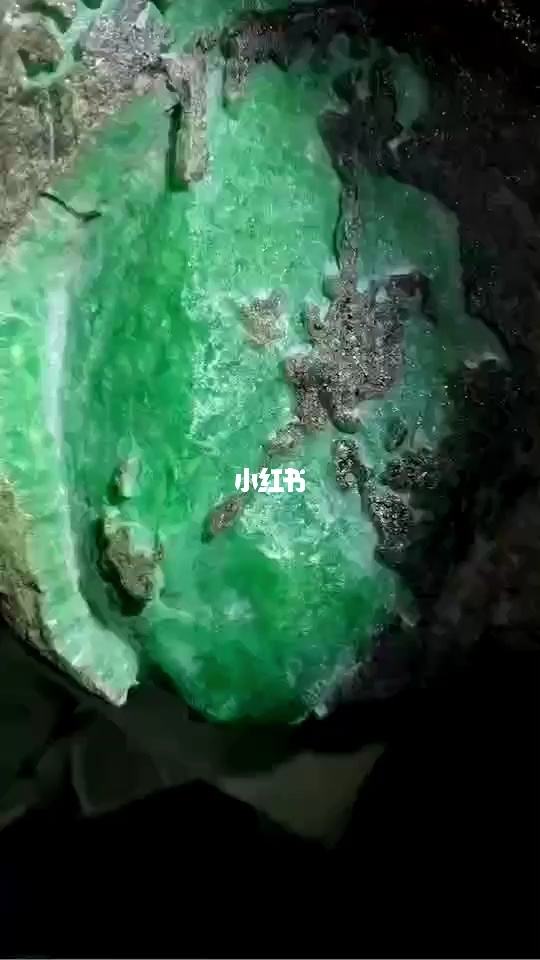 昆明玉石交易市场瑞丽首批翡翠原石主播证颁发-第2张图片-翡翠网 昆明玉石交易市场瑞丽首批翡翠原石主播证颁发-第2张图片-翡翠网