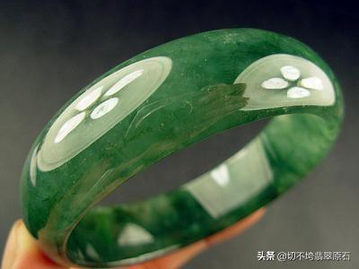 冰油青的翡翠好不好,冰油青翡翠价格-第9张图片-翡翠网 冰油青的翡翠好不好,冰油青翡翠价格-第9张图片-翡翠网