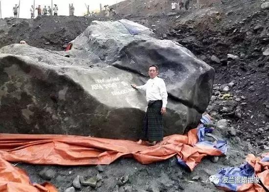 蜜蜡翡翠原石图片蜜蜡原石怎么打磨-第1张图片-翡翠网 蜜蜡翡翠原石图片蜜蜡原石怎么打磨-第1张图片-翡翠网