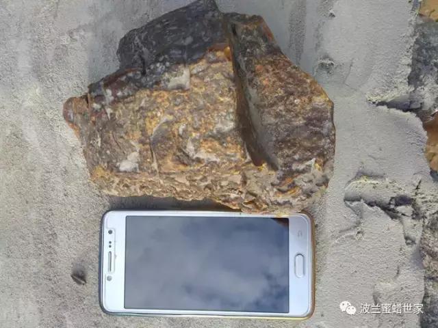 蜜蜡翡翠原石图片蜜蜡原石怎么打磨-第6张图片-翡翠网 蜜蜡翡翠原石图片蜜蜡原石怎么打磨-第6张图片-翡翠网