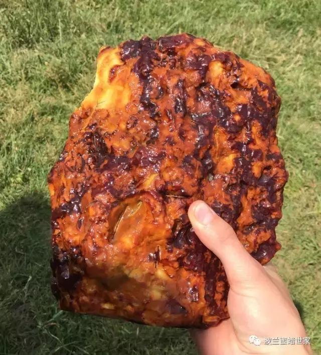 蜜蜡翡翠原石图片蜜蜡原石怎么打磨-第11张图片-翡翠网 蜜蜡翡翠原石图片蜜蜡原石怎么打磨-第11张图片-翡翠网