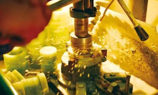 翡翠手镯的制作工序,翡翠手镯怎么做出来的-第4张图片-翡翠网