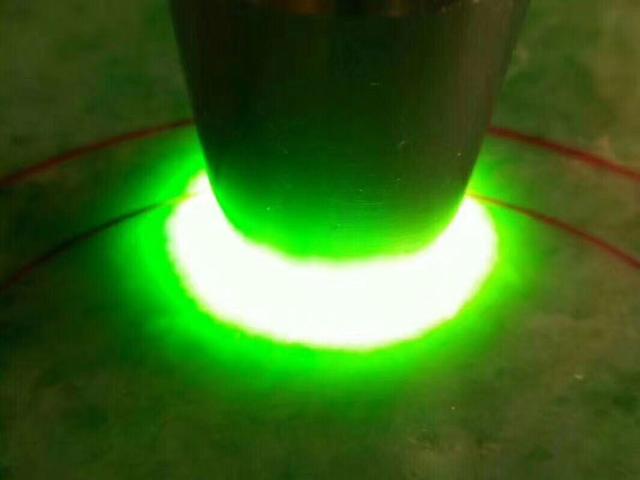 满绿翡翠手镯贵吗满豆绿翡翠手镯的价格-第4张图片-翡翠网 满绿翡翠手镯贵吗满豆绿翡翠手镯的价格-第4张图片-翡翠网