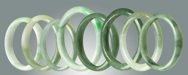 凉水翡翠原石图片,翡翠原石有凉水产量吗-第7张图片-翡翠网 凉水翡翠原石图片,翡翠原石有凉水产量吗-第7张图片-翡翠网