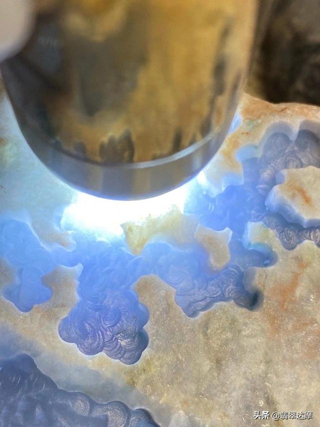 玩翡翠原石的五大秘诀的简单介绍-第2张图片-翡翠网 玩翡翠原石的五大秘诀的简单介绍-第2张图片-翡翠网