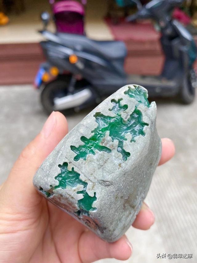 玩翡翠原石的五大秘诀的简单介绍-第5张图片-翡翠网 玩翡翠原石的五大秘诀的简单介绍-第5张图片-翡翠网