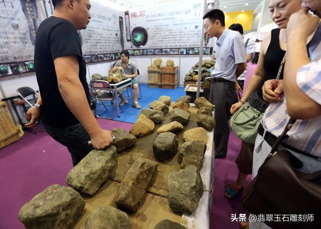 好的翡翠原石后江水翡翠原石价格-第32张图片-翡翠网 好的翡翠原石后江水翡翠原石价格-第32张图片-翡翠网